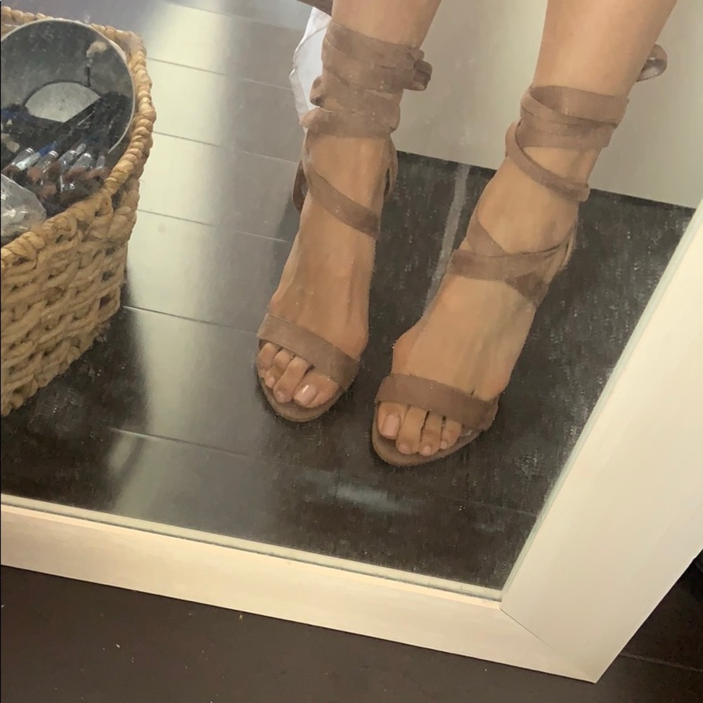 Wrap heels